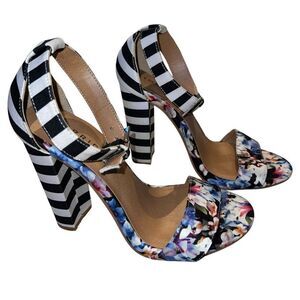 Torrid Heels Chunky Sandals Womens 7 Wide Multi Floral Striped Ankle Strap